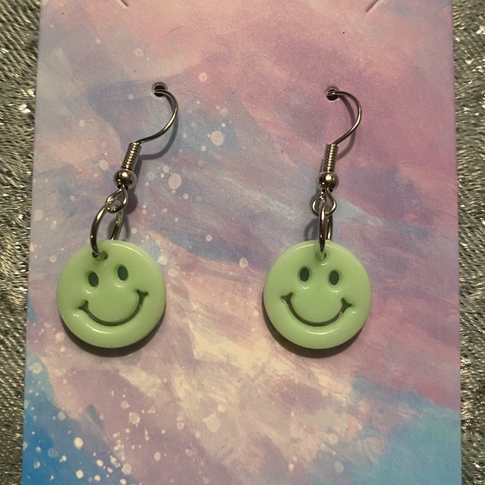Smiley face earrings kawaii